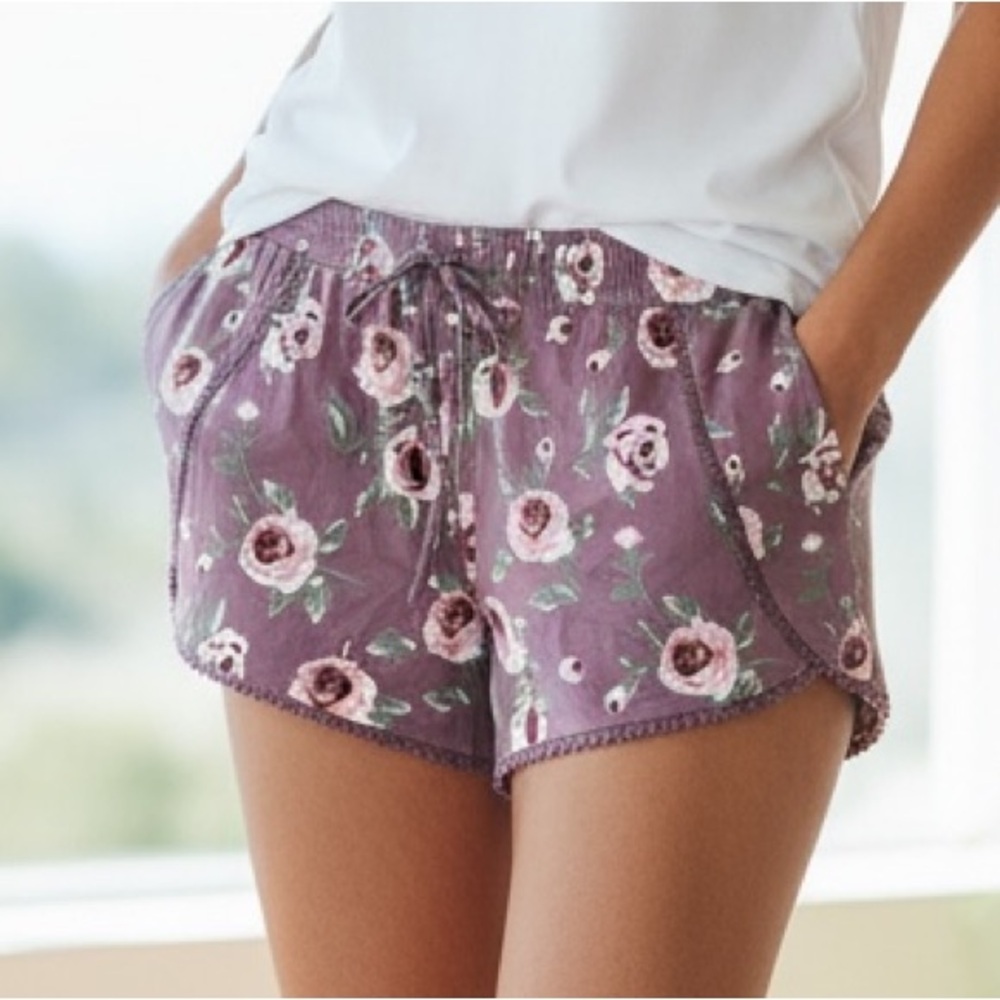 NEW•L• Lilac Rosette Pom Fringed Shorts